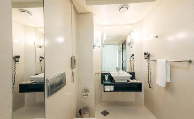 Kingsgate Hotel by Millennium