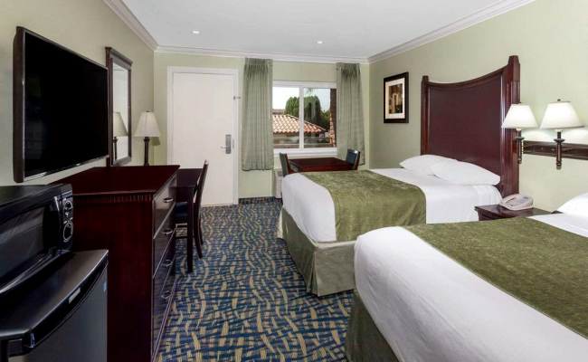 Travelodge Orange County Airport