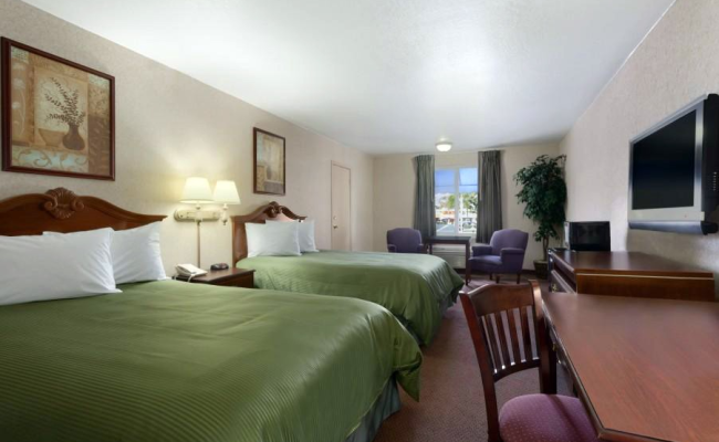 Travelodge Orange County Airport