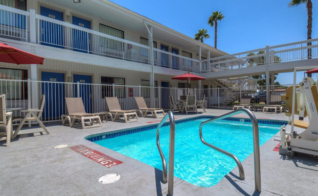 Motel 6 Santa Ana