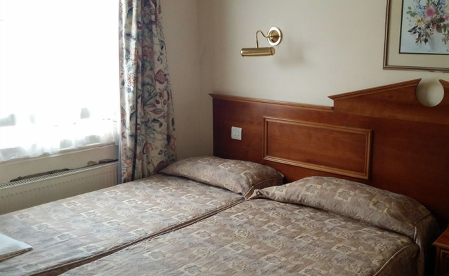 Pembridge Palace Hotel