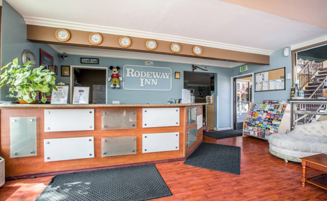 Rodeway Inn & Suites Anaheim by the Convention Center