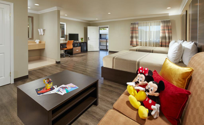 Eden Roc Inn & Suites near the Maingate