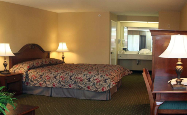 Anaheim Camelot Inn & Suites