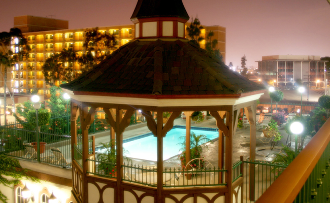 Anaheim Camelot Inn & Suites