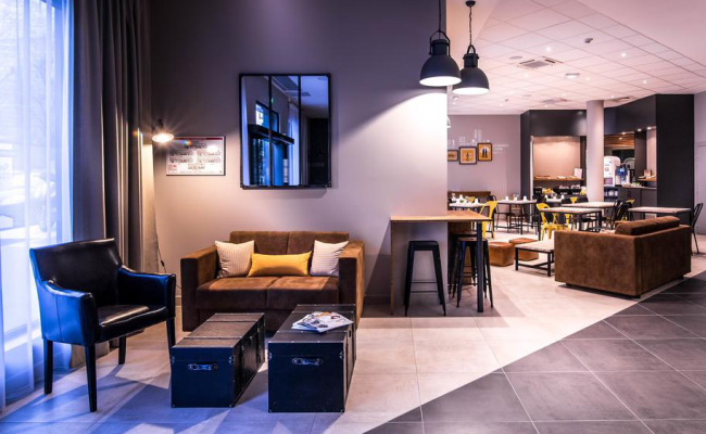 Best Western Plus Suitcase Paris La Defense