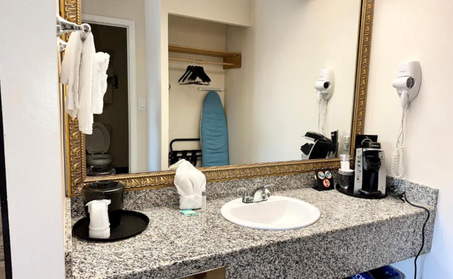 Stanford Inn & Suites Anaheim