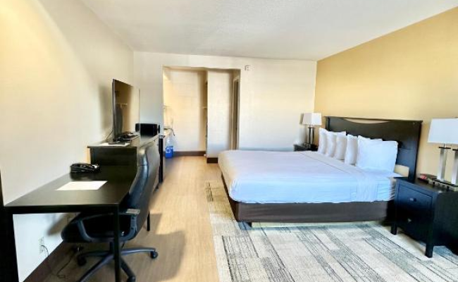 Stanford Inn & Suites Anaheim