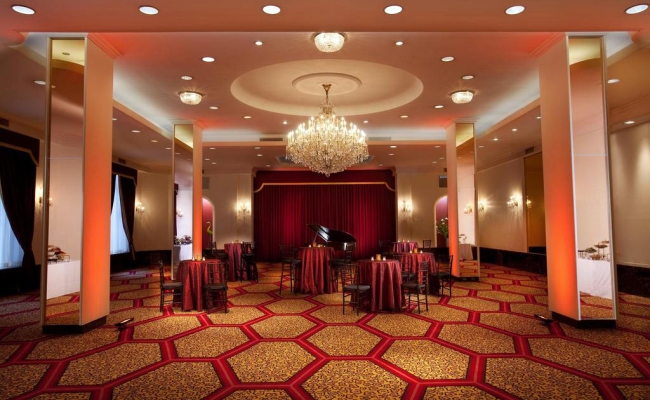 Wyndham New Yorker Hotel