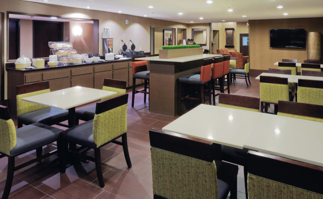 La Quinta Inn & Suites Las Vegas Tropicana