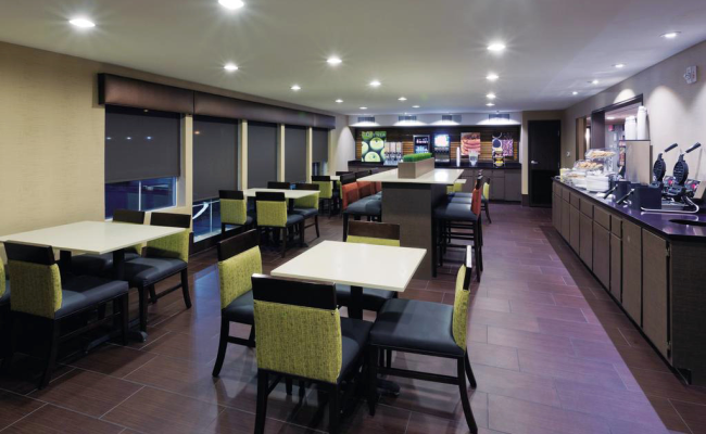 La Quinta Inn & Suites Las Vegas Tropicana